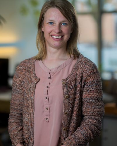 Illona Rood Secretaresse